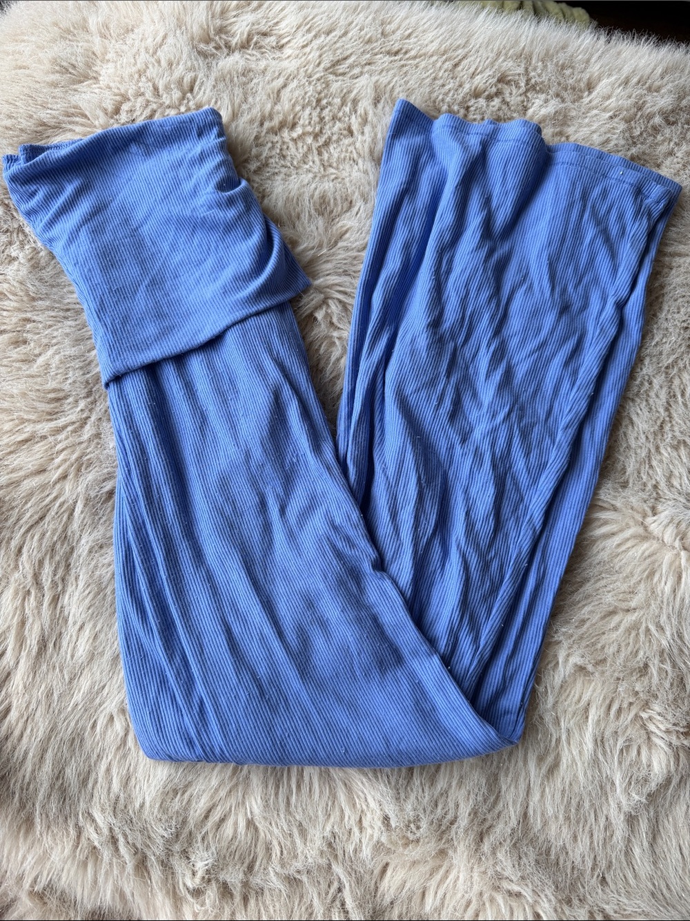 Skims Pants - Picture 2 of 3
